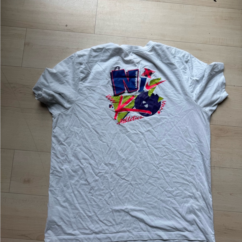 Nike White Short Sleeve Tee with Graphic Design